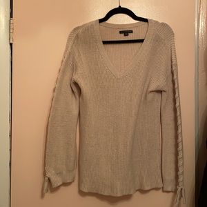 American Eagle tie up sleeve sweater